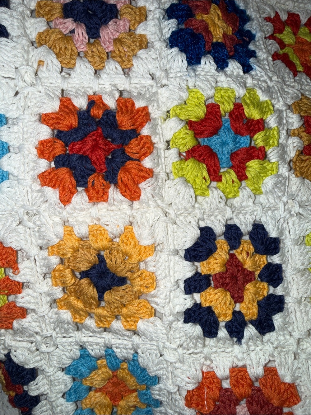 Altar’s state and Handmade 2 Crochet White Tote Bag with Colorful Strap - Picture 13 of 15